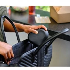 YOGA MATS & PROPS Theragun Mini Black 21 YOGA MATS & PROPS Theragun Mini Black