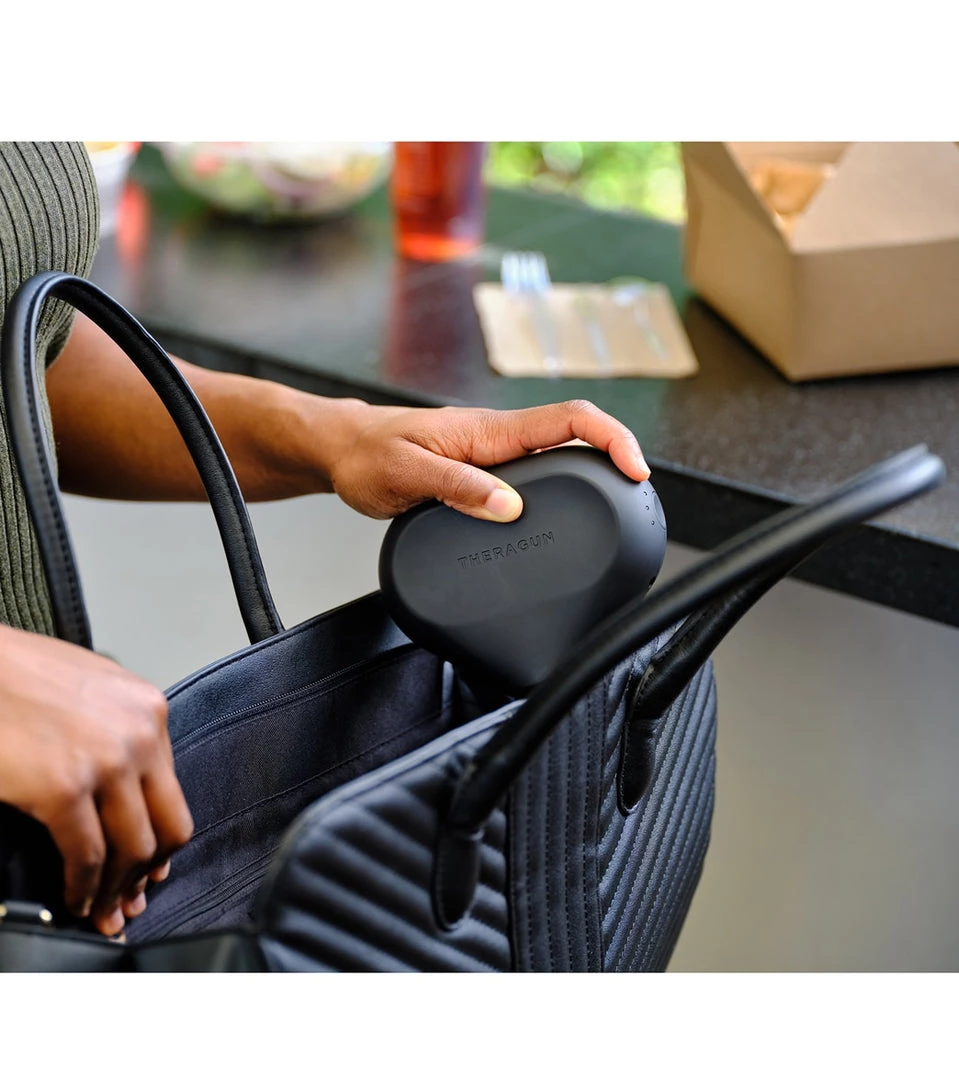 YOGA MATS & PROPS Theragun Mini Black 10 YOGA MATS & PROPS Theragun Mini Black