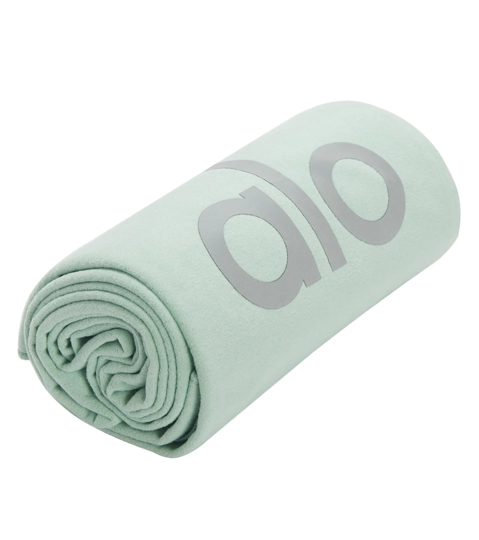 Alo Yoga Grounded No-Slip Mat Towel Honeydew NEW ARRIVALS 3 Alo Yoga Grounded No-Slip Mat Towel Honeydew NEW ARRIVALS