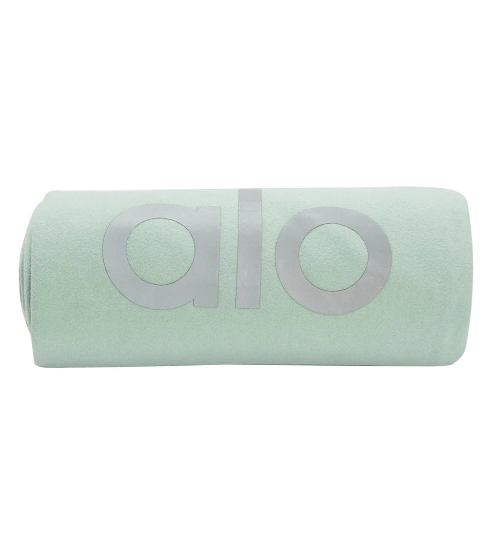 Alo Yoga Grounded No-Slip Mat Towel Honeydew NEW ARRIVALS 4 Alo Yoga Grounded No-Slip Mat Towel Honeydew NEW ARRIVALS